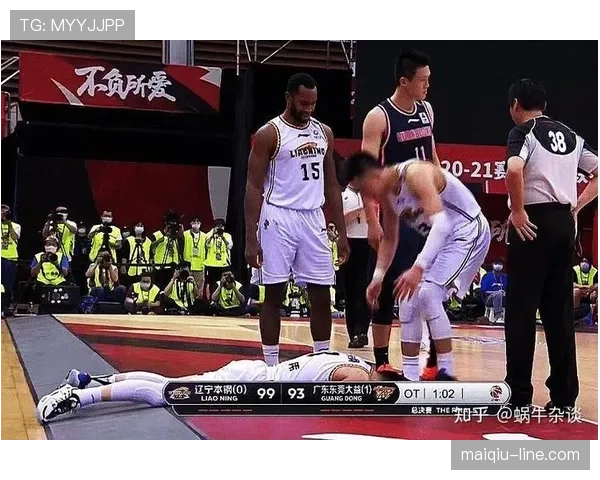 战术犯规的判罚标准及裁判应对原则详细解读